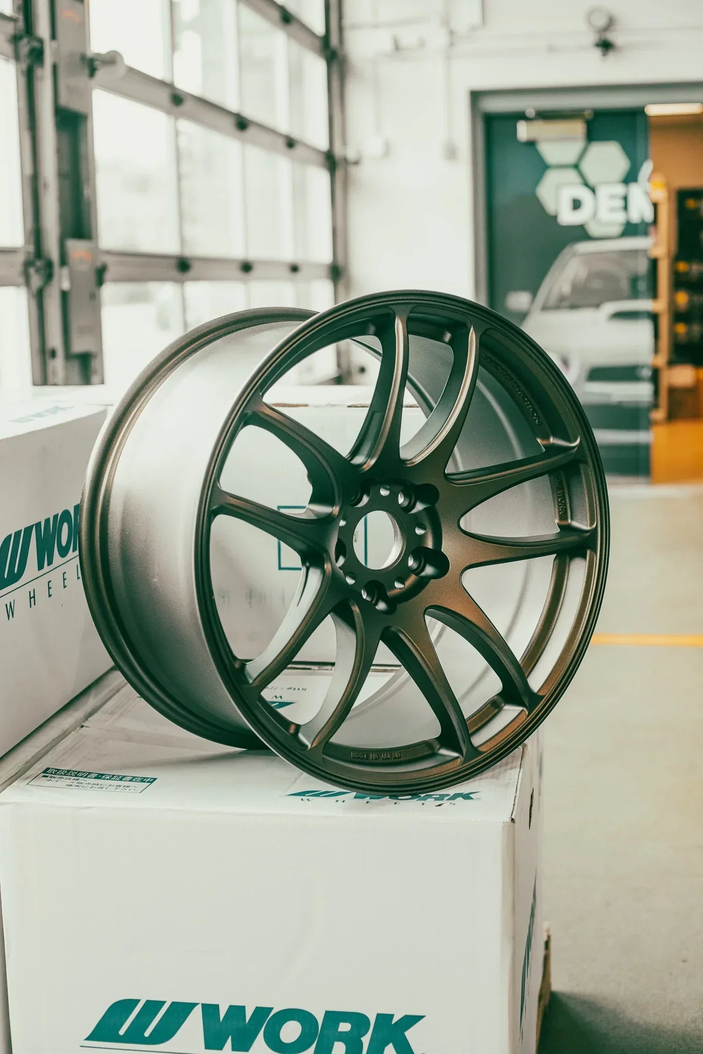 Work CR Kiwami 18x8.5 +38 Matte Bronze 5X114.3