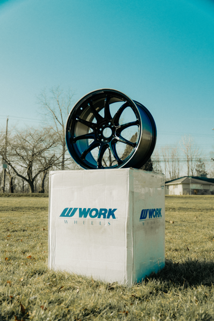 Work ZR10 18x9.5 +38 Black Diamond Lip Cut 5X114.3